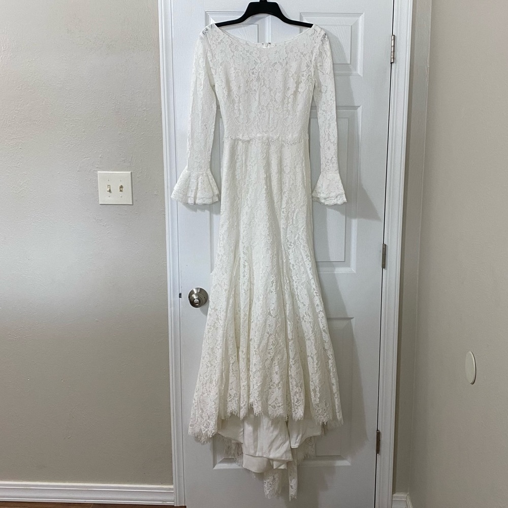 Wedding dress wedding gown lace detail long train - Picture 5 of 17